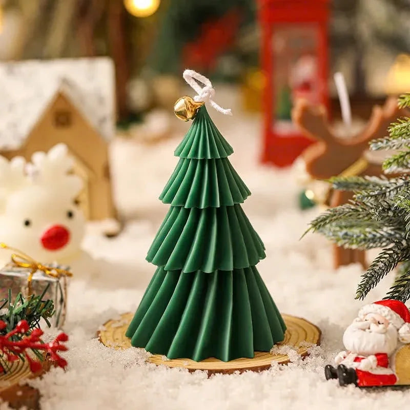 Christmas tree candle in green, supplier photo
