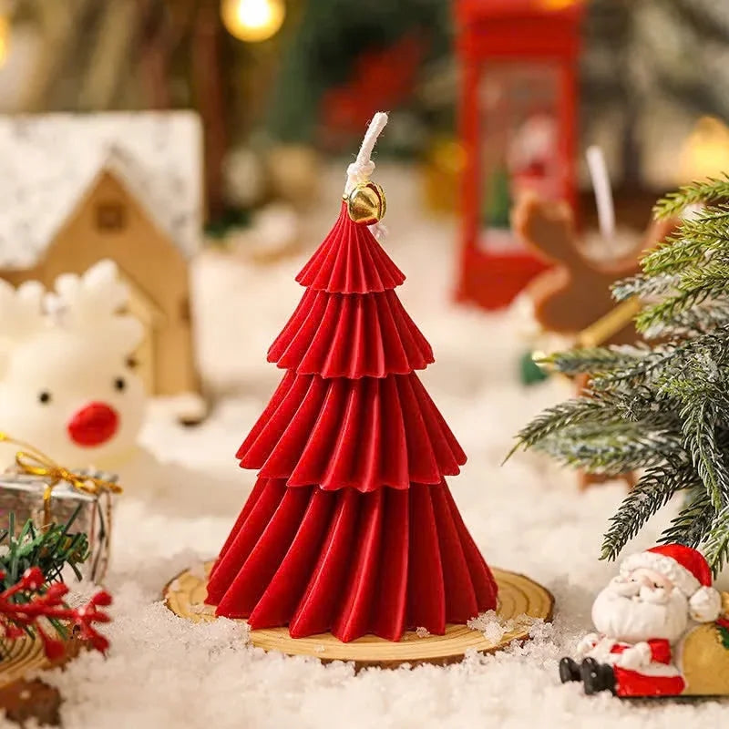 Christmas tree candle in red, supplier photo